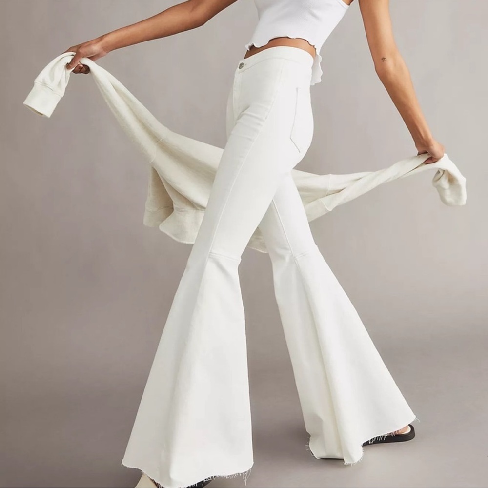 Women's White Flared Jeans
